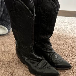 Black cowgirl boots